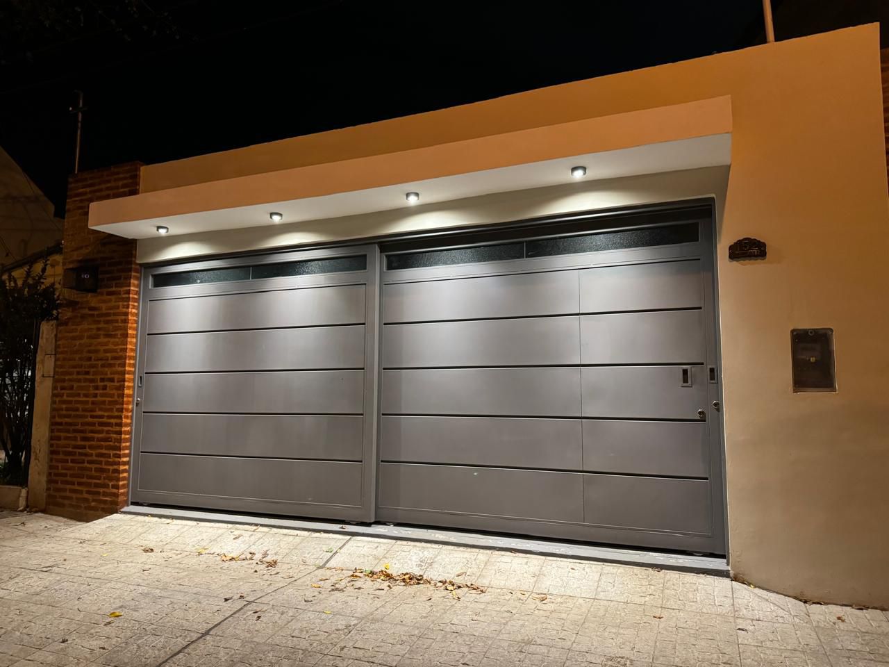 Portón de Garaje Premium